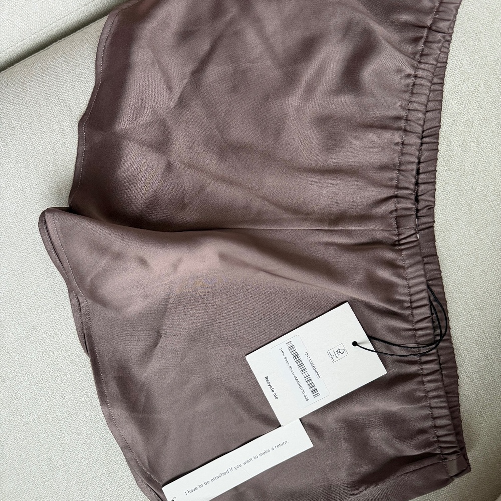 Reformation Tiffie Satin Short Brown - Size S - Picture 3 of 3